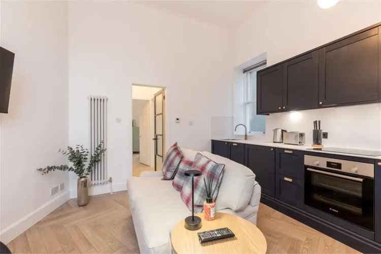 1 Bed Flat Stockbridge Allocated Parking Modern Kitchen
