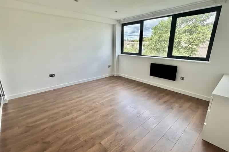 One Bedroom Apartment in Carlton NG4 Near City Centre