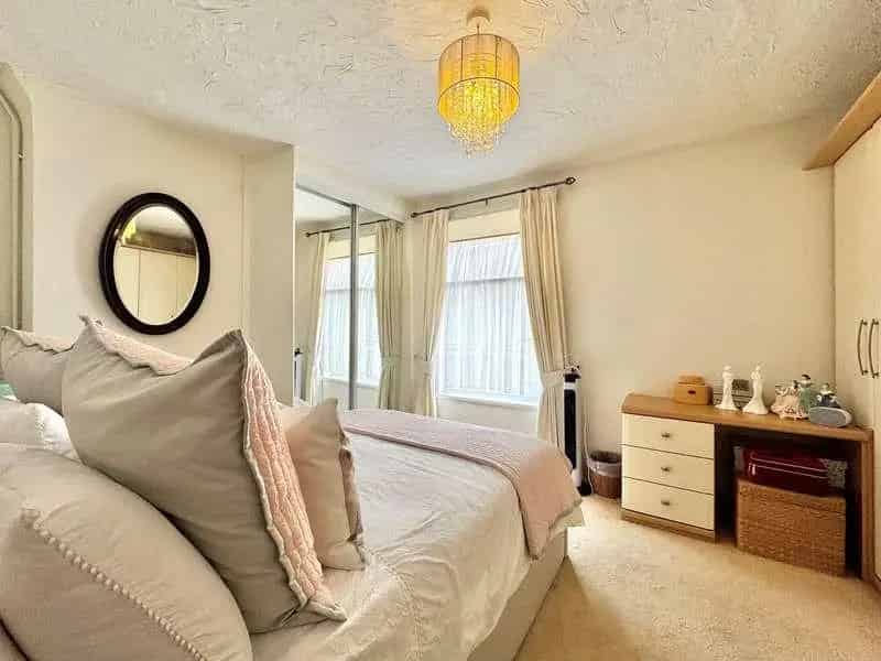 2 Bed House for Sale in Caerleon