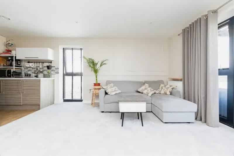 Top Floor Apartment Near City Centre with Balcony and Parking