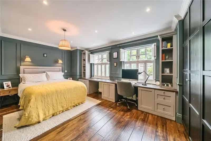 2 Bed Flat for Sale Near Ealing Broadway