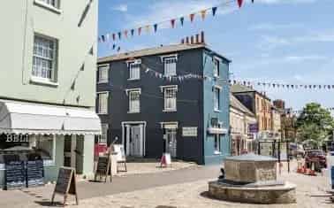 Bridport Commercial Property with Apartments - Investment Opportunity