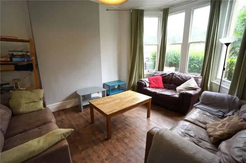 8 Bedroom Student House July 2025