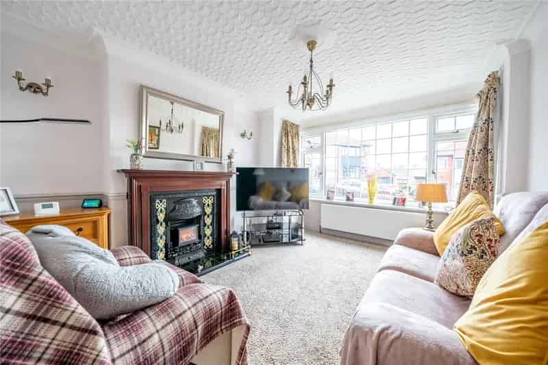 Family Home in Chapel Allerton Large Garden Modern Kitchen Garage