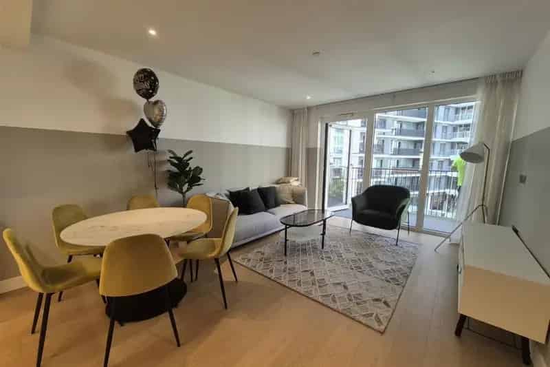 White City Living Luxury 2-Bed Apartment with Parking and Residents Club