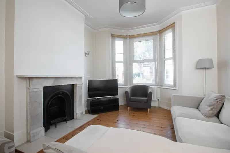 3 Bedroom Victorian Terrace House To Rent