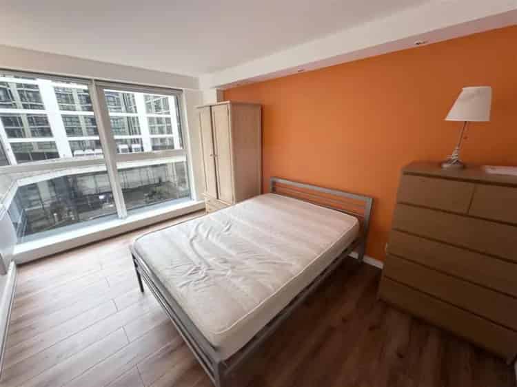 2 Bedroom Apartment Near Town Hall - Recently Refurbished