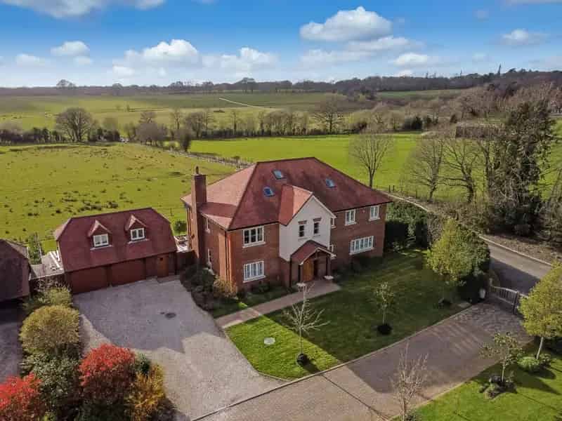 5 bedroom house in Rownhams