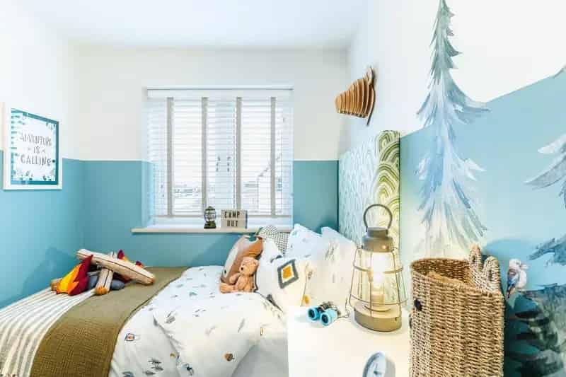 Bincombe Park Family Home Near Shops and Schools