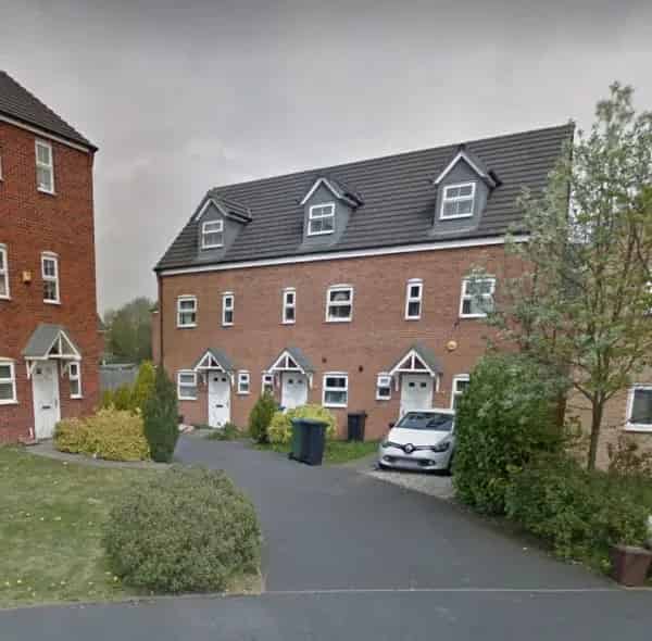 3 Bedroom 3 Bathroom House Near Birmingham