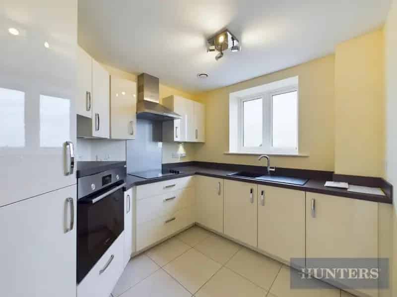2 Bedroom Flat For Sale in Scarborough Retirement Complex
