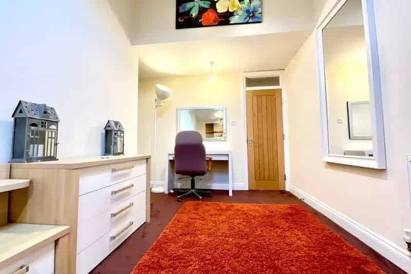 2 Double Bed Apartment Near Cardiff City Centre