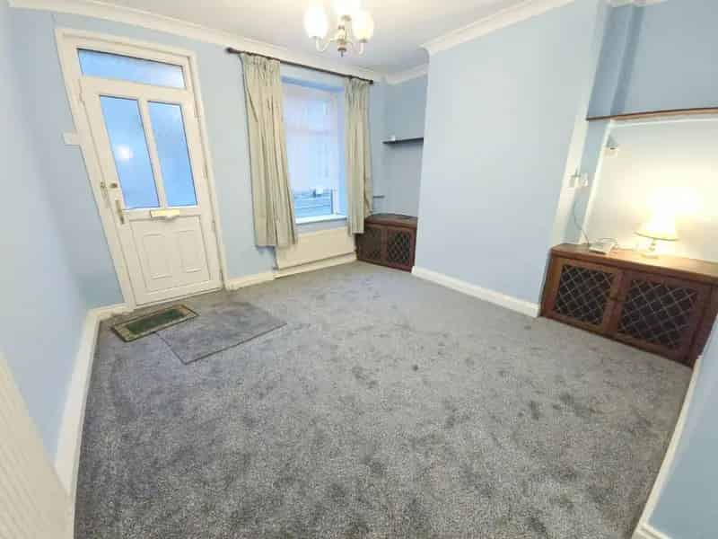 3 Bed House For Sale Near Town Centre