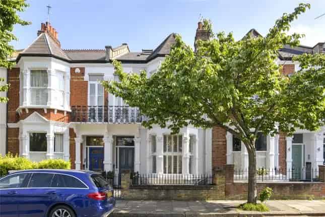 Four Bedroom Terraced House for Sale in Fulham SW6