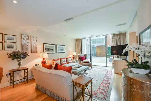 Flat for sale in Knightsbridge, London SW7