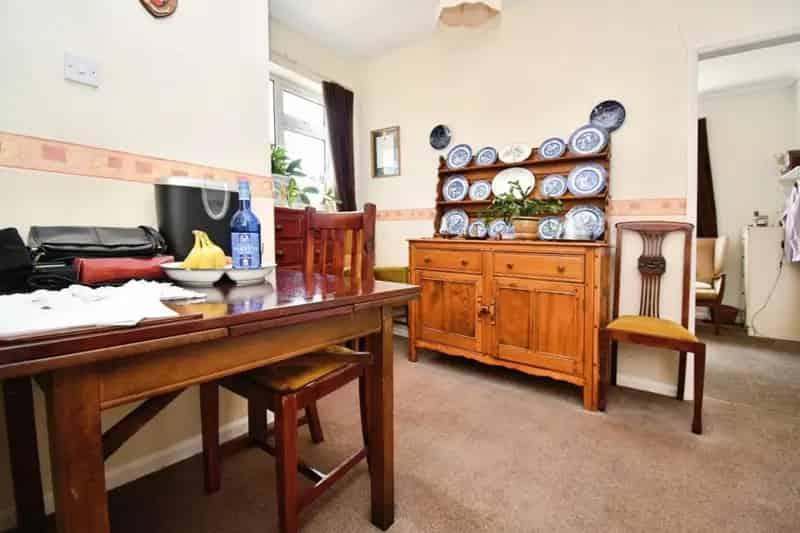4 Bed Extended Bungalow for Sale