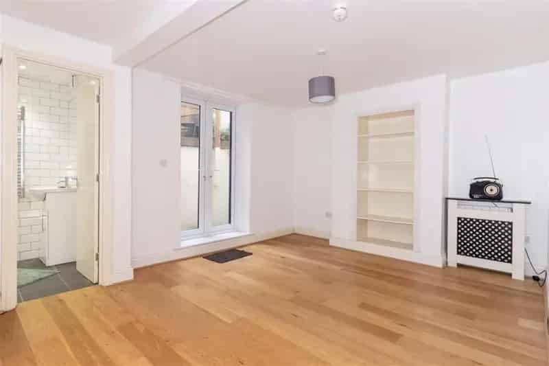 1 Bedroom Flat Brighton 7-Dials Near Station Seafront