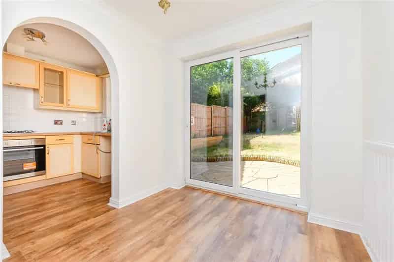 3 Bedroom Semi-Detached House For Sale Near Schools and A2M2