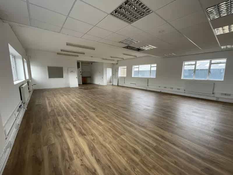Office Suite for Lease in Moorside Near Railway Station