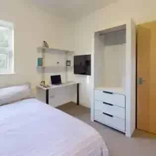 2 Bed Flat Manchester Student Accommodation 72m²