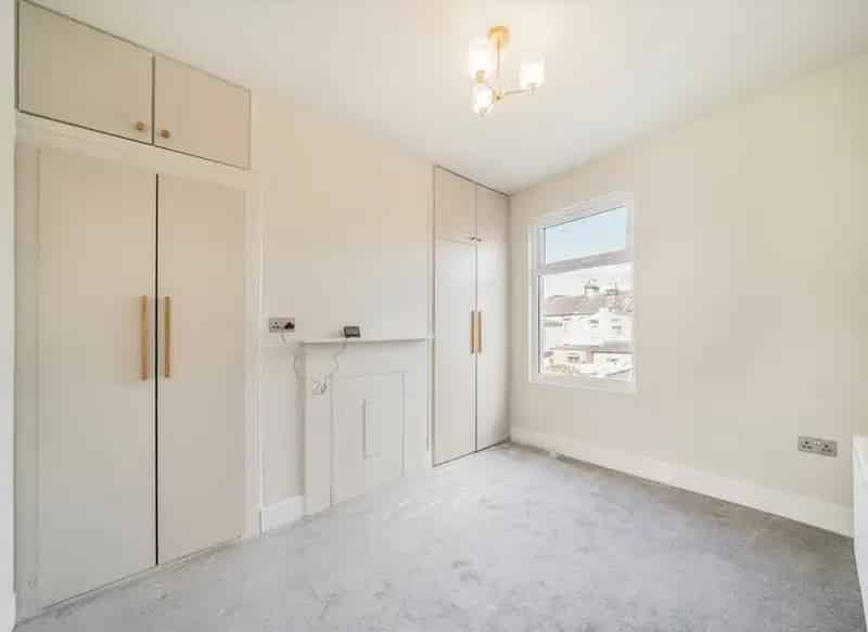 One Bedroom Apartment near East Ham Underground Station
