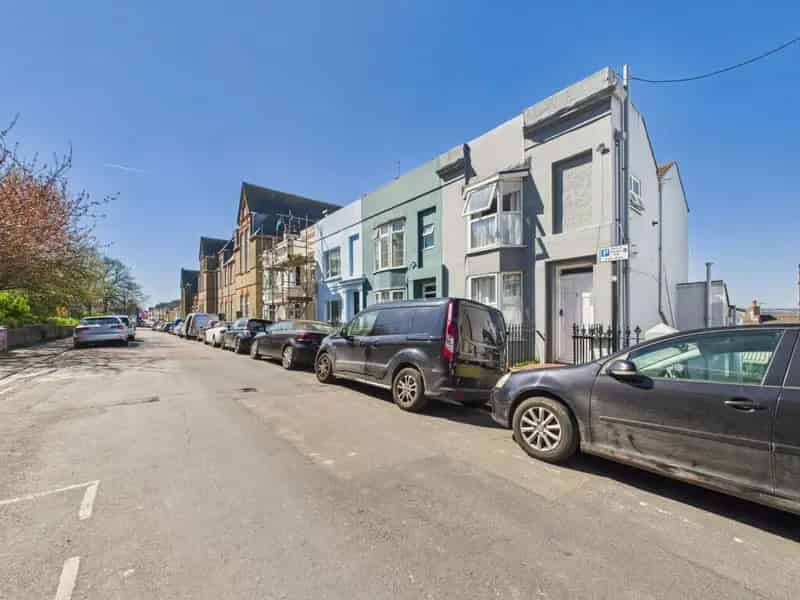 2 Bedroom Flat for Sale in Hanover