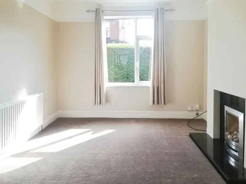 3 Bedroom End Terrace House Wakefield WF2