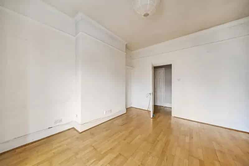 First Floor Period Conversion Near Tulse Hill Station