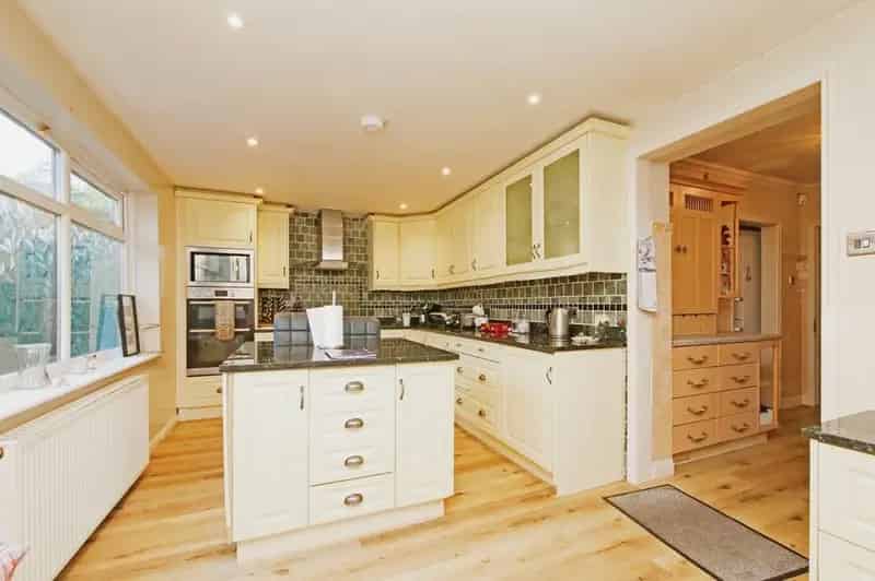 5 Bedroom Detached House For Sale York