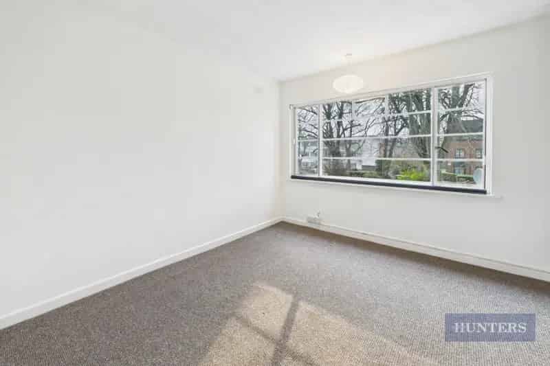 1 Bedroom Flat for Sale Near Westquay Shopping Centre