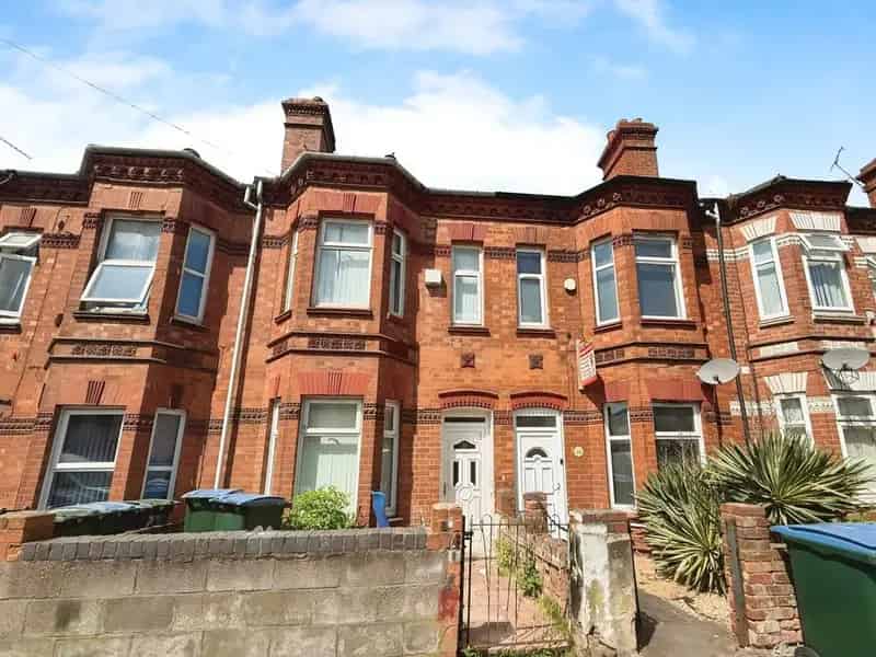 3 bedroom terraced house for sale