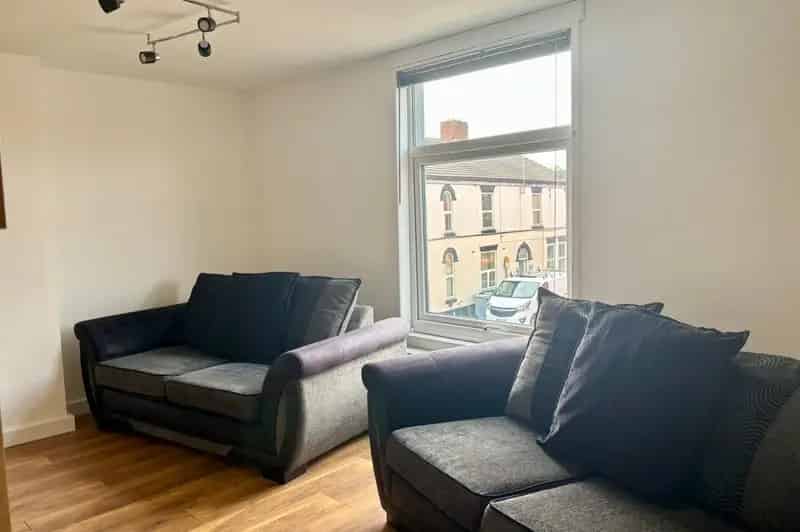 3 Bedroom Flat to Rent Crewe Cheshire CW1 Available Immediately