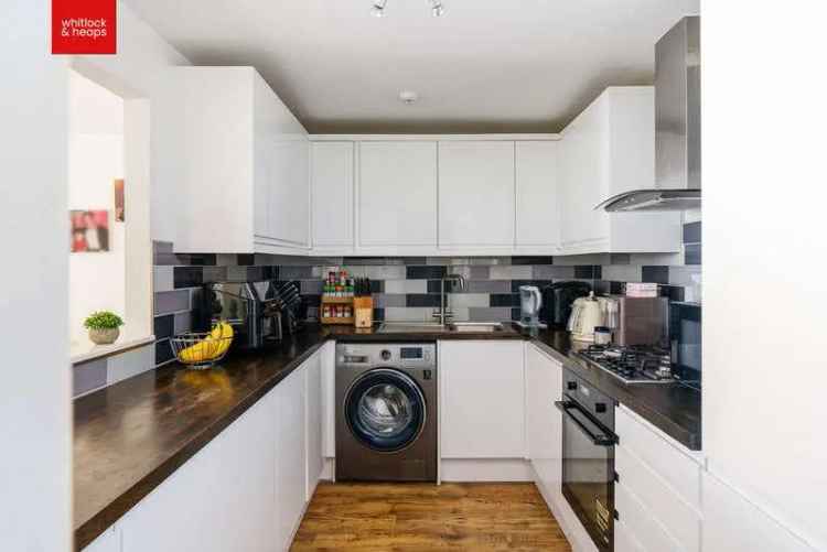 2 bed flat for sale