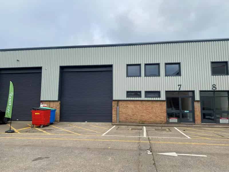 6757 Sq Ft Warehouse to Let in Acton Westpoint Trading Estate
