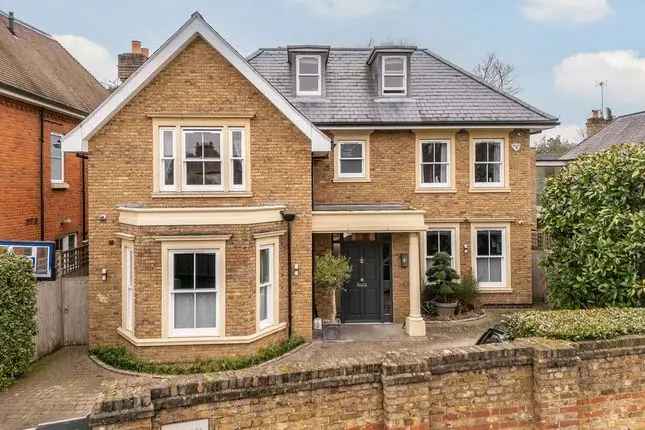 6 Bedroom Family Home for Sale in Wimbledon Village