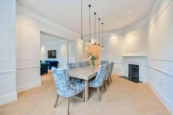 Four Bedroom Apartment in Barkston Gardens, London