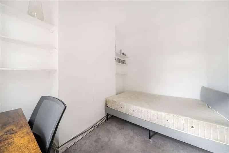 1 Bed Flat for Sale Near Leyton High Rd