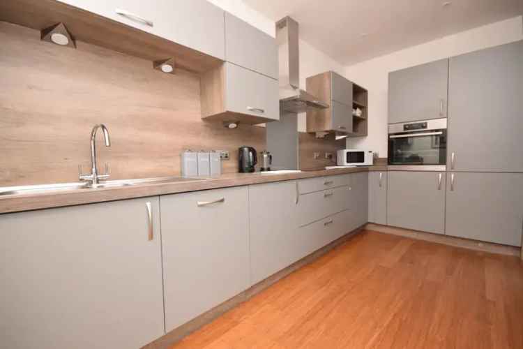 Luxury 2-Bedroom River Tay View Apartment in Perth