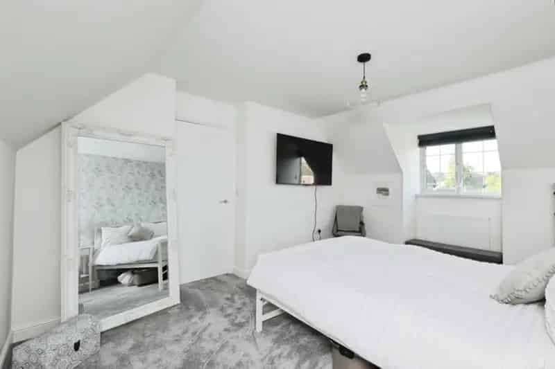 5 Bed Detached House for Sale