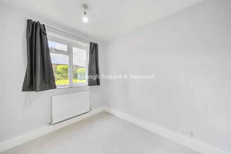 Spacious 2 Bedroom Ground Floor Apartment Ealing
