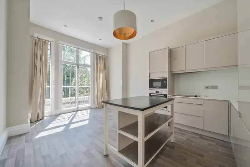 Two Bedroom Period Conversion Flat Streatham Hill