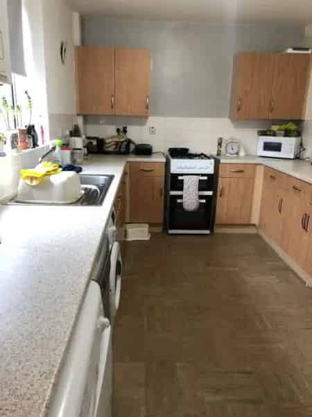 Quiet Street near Country Park and Amenities