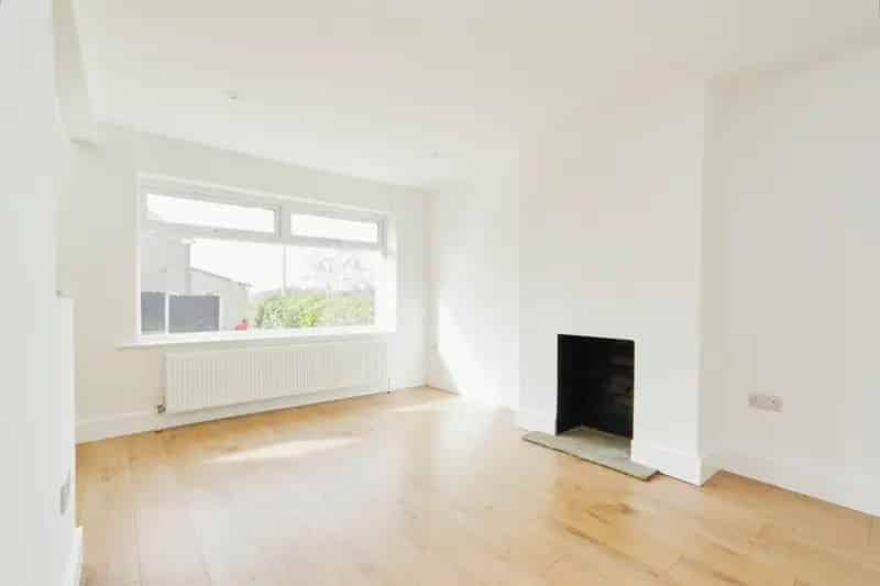 Renovated 3-Bed House with Garage and Garden