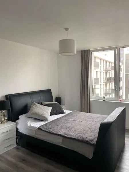 Flat For Rent in London, England