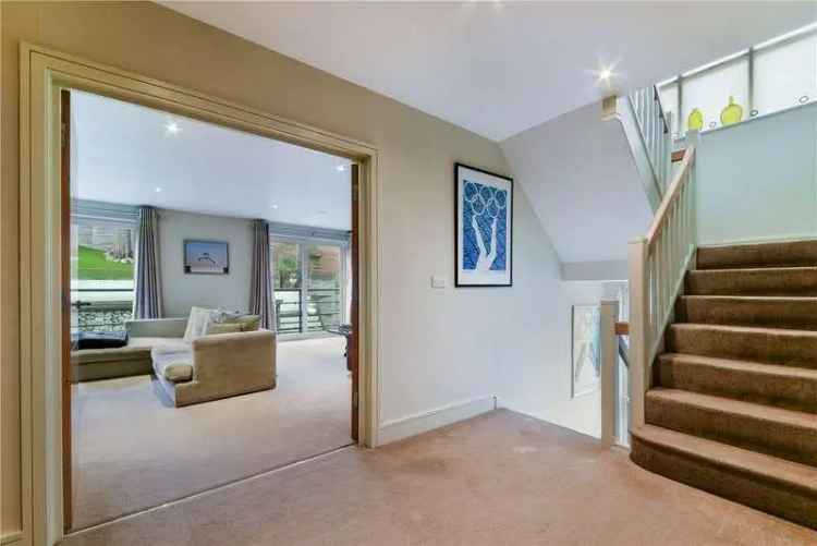 5 bed house for sale