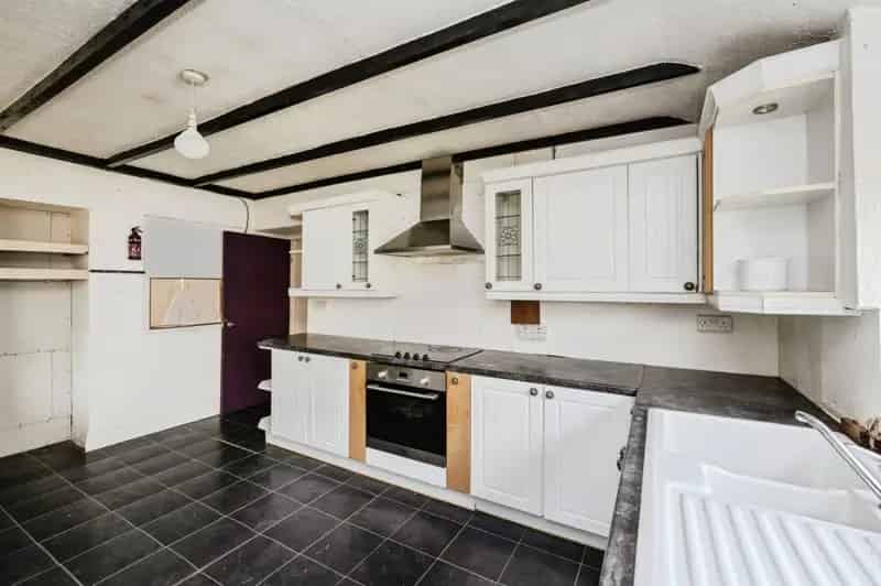 4 bedroom detached house