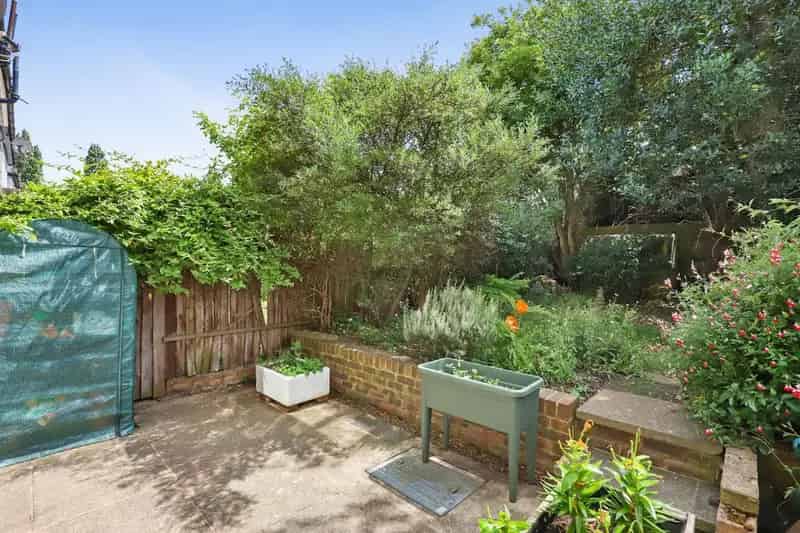 3 Bedroom 1930s House to Rent - Original Features & Garden