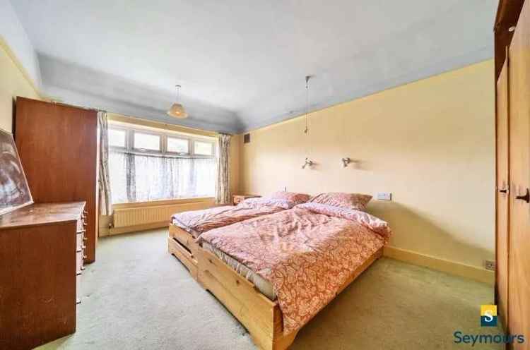 5 Bed Detached House For Sale - Renovation Opportunity