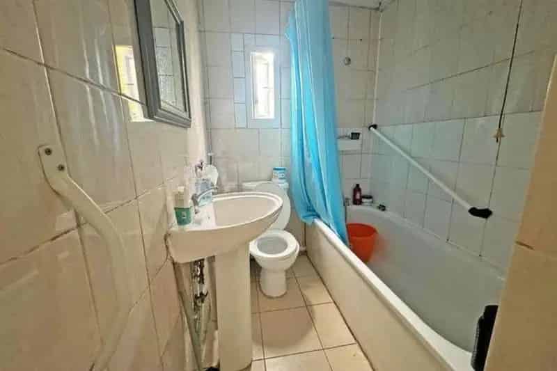 1 Bedroom Flat for Sale Near Amenities and Transport