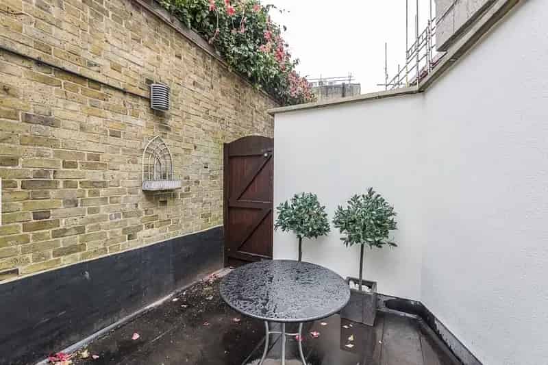 1 Bedroom Detached Bungalow Chelsea